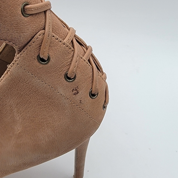 NWT! Tan Suede Women\'s‎ Stiletto Heels SIZE 11. #1508